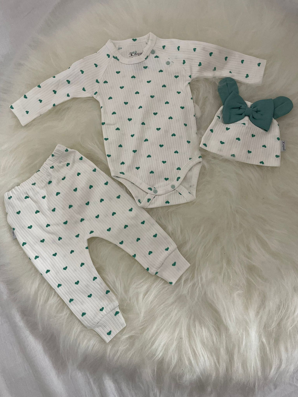 Kalpli Fiyonk Detaylı Şapkalı 3'lü Kız Bebek Takım