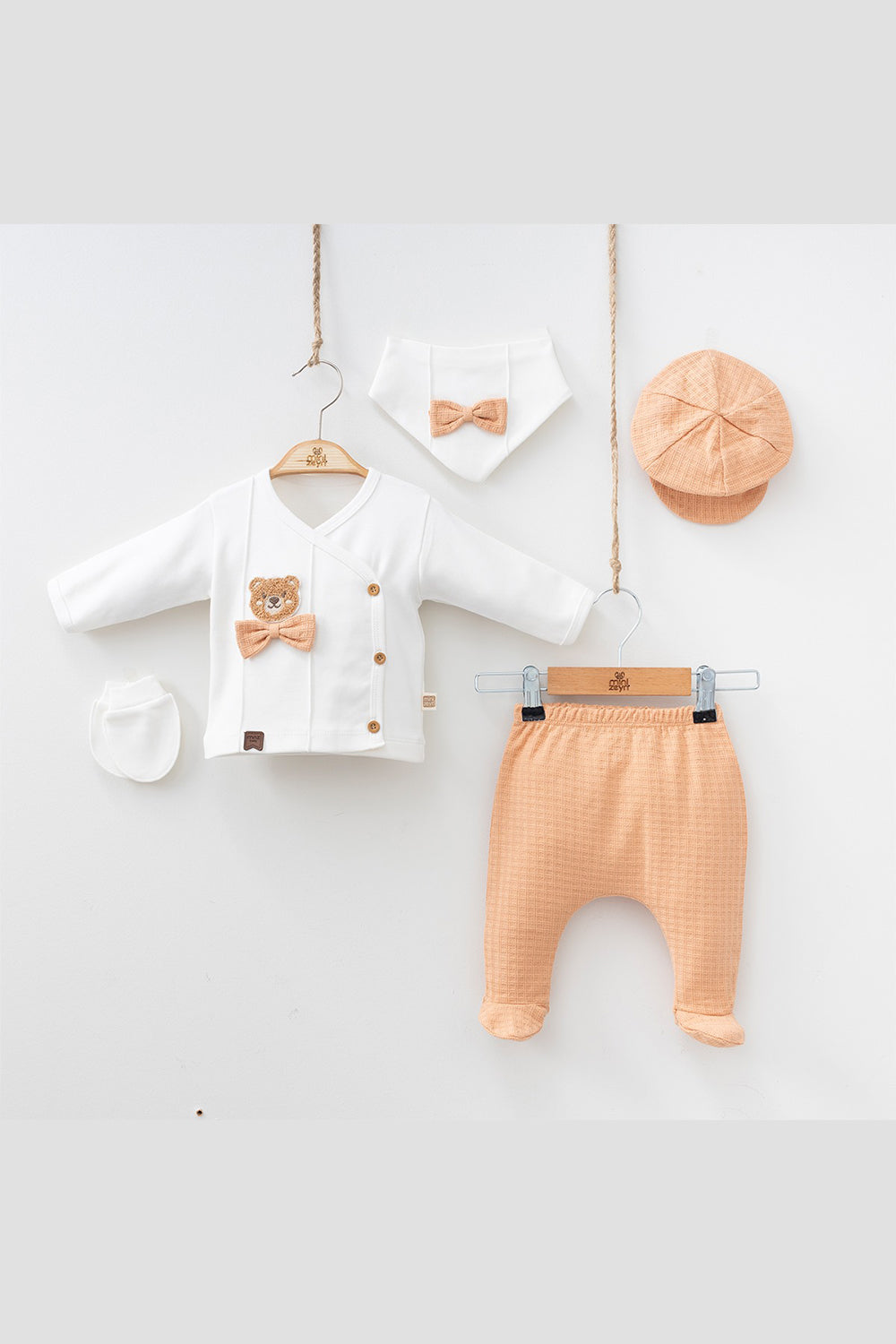 Fiyonklu Sevimli Ayıcık Desenli Organik Erkek Bebek Hastane Çıkışı Takımı 5'li Zıbın Seti 0-3 Ay