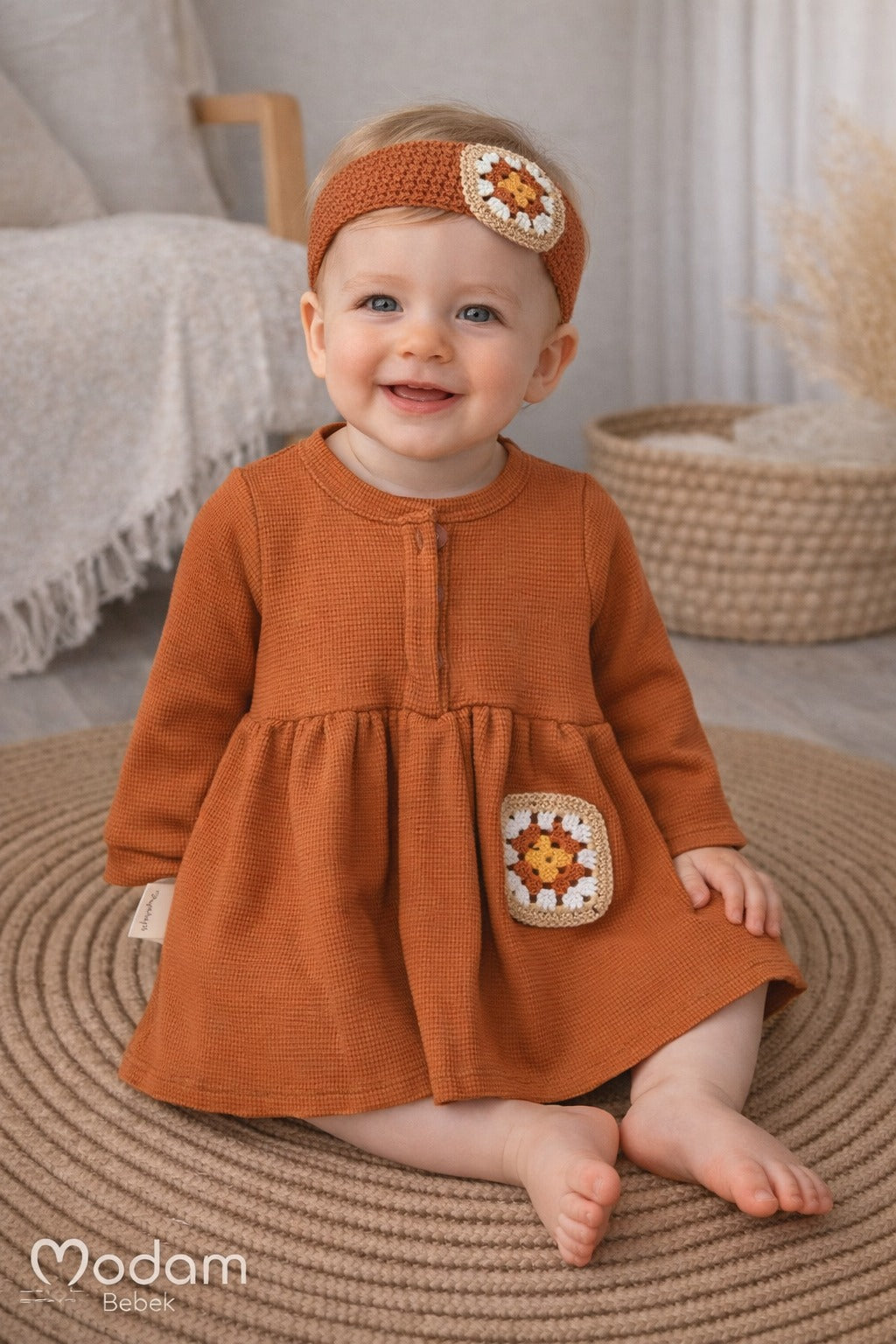 Örgü Cepli Bandanalı Fitilli Kumaş Kız Bebek Elbise Takımı
